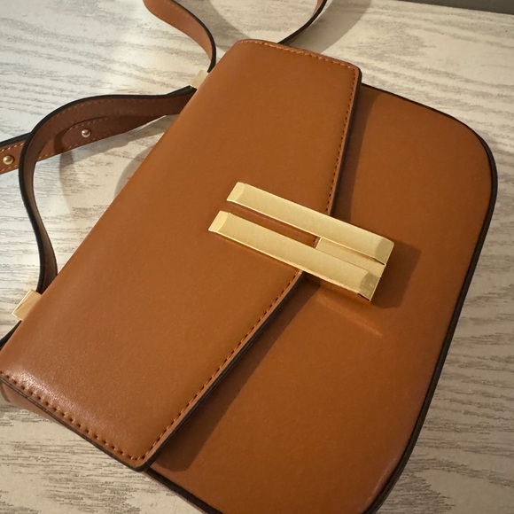 Trendy Crossbody Bag Brown Adjustable Strap Like New 11x9" - Picture 2 of 6